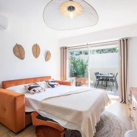 Comfy With Residential Swimming Pool Apartment Cannes