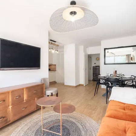 Comfy With Residential Swimming Pool Apartment Cannes