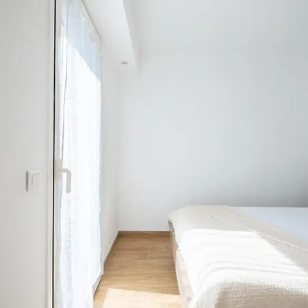 Comfy With Residential Swimming Pool Apartment