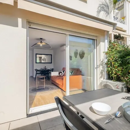 Comfy With Residential Swimming Pool Cannes